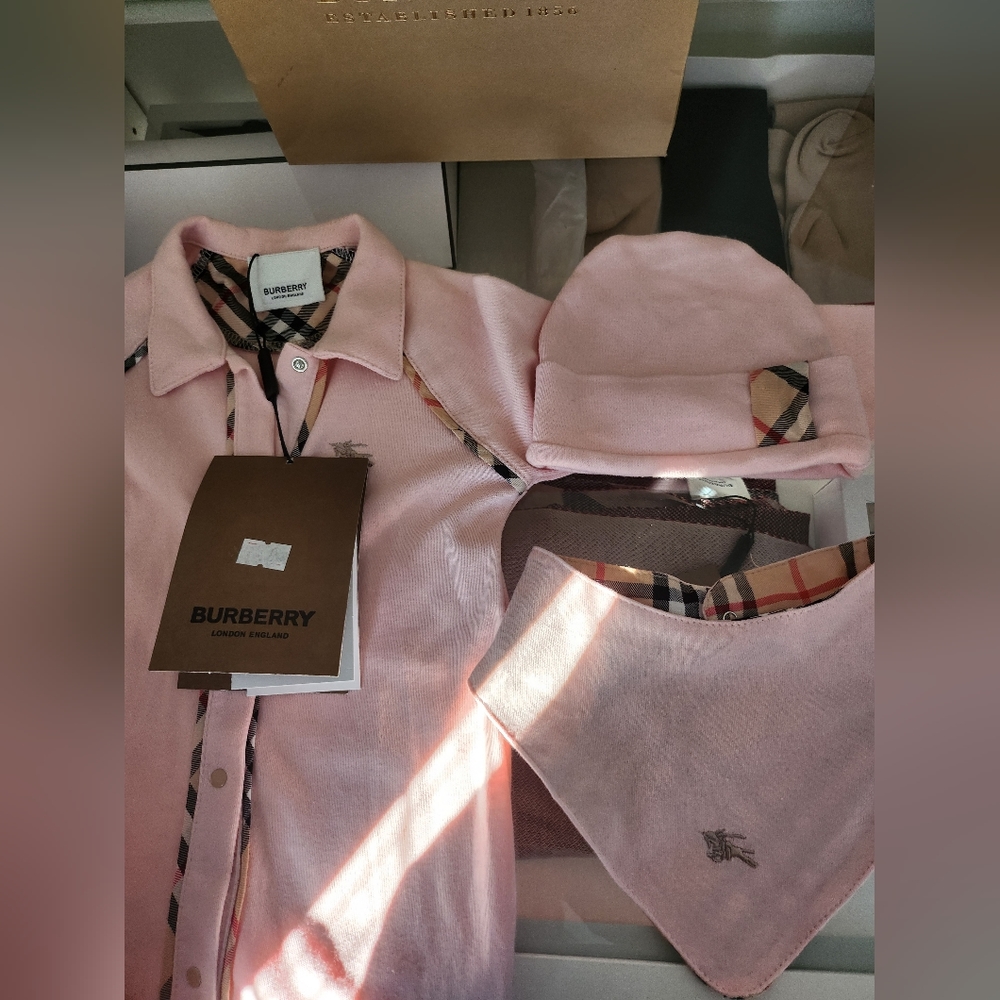 Burberry matching gift set